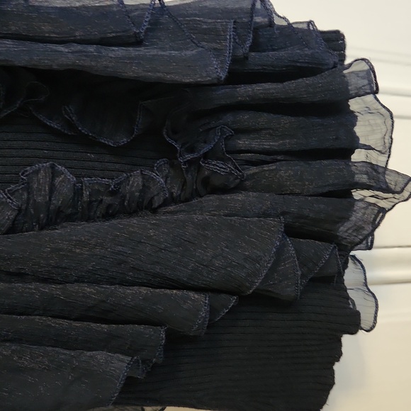 Isabella Rodriguez Ruffled Top - Picture 2 of 5